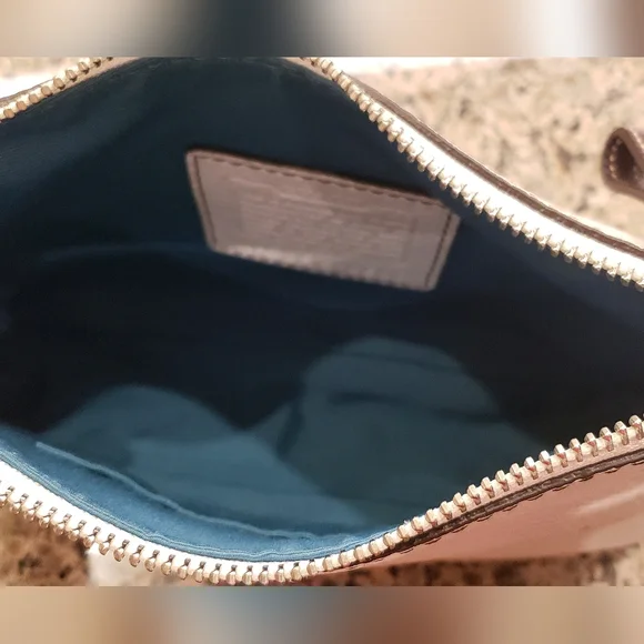 COPY - Coach Chelsea white small handbag - Picture 5 of 7